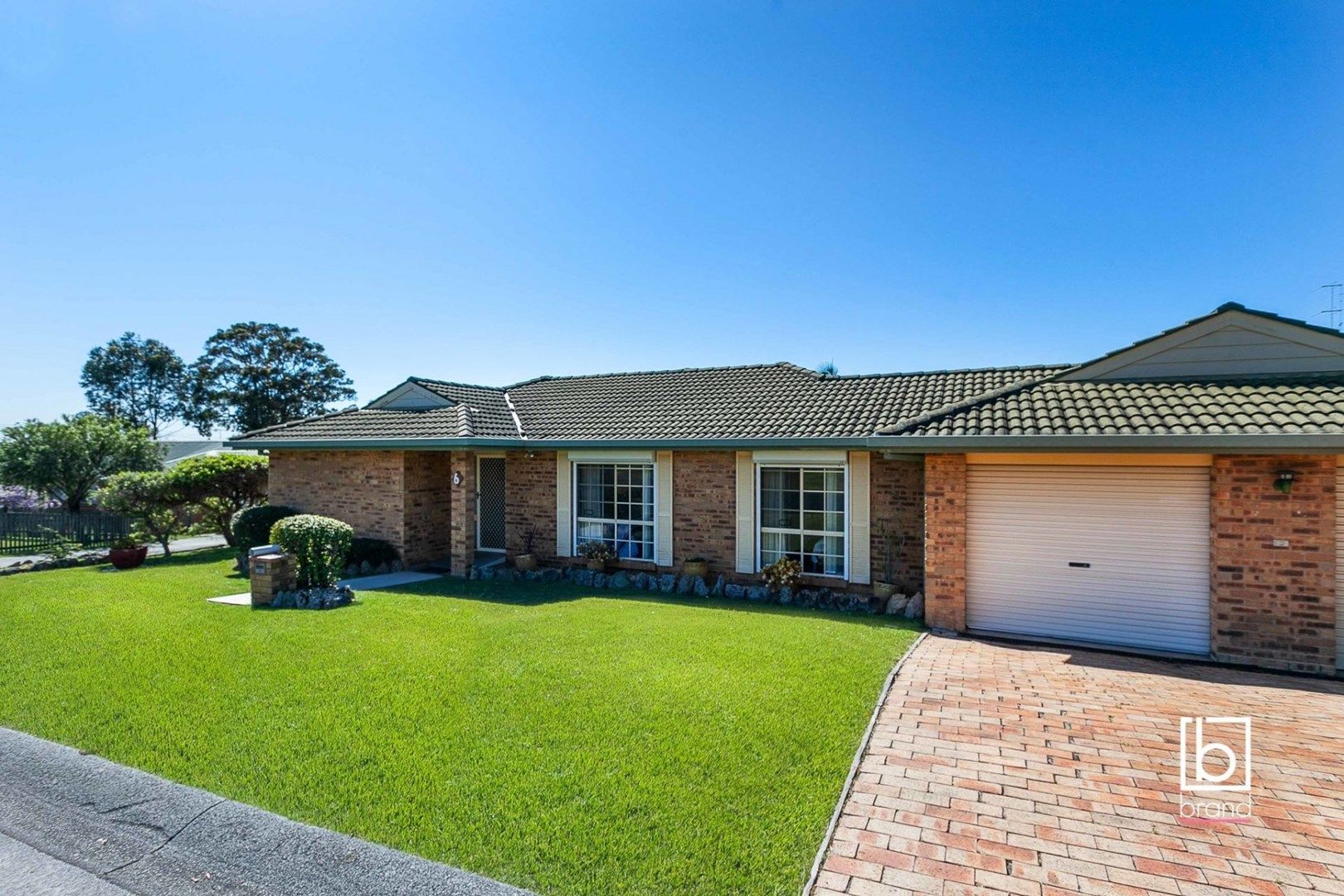 2/2 Holly Close, Lake Haven NSW 2263, Image 0