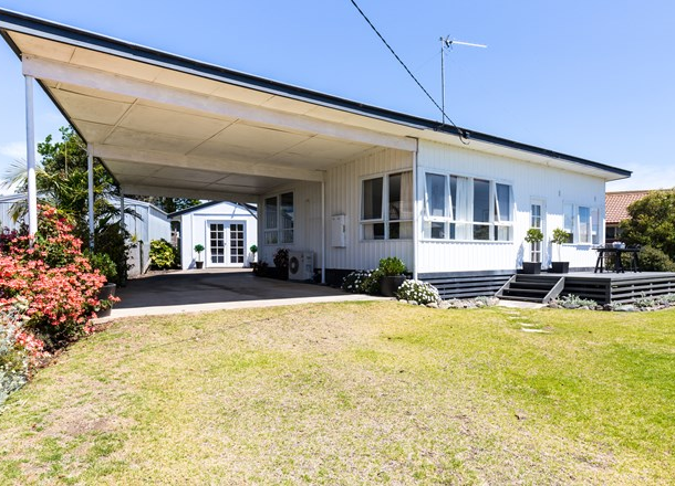 18 Mcmillan Grove, Paynesville VIC 3880