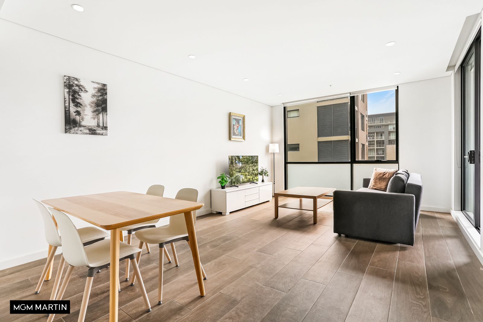 2 bedrooms Apartment / Unit / Flat in 803/27 Church Avenue MASCOT NSW, 2020