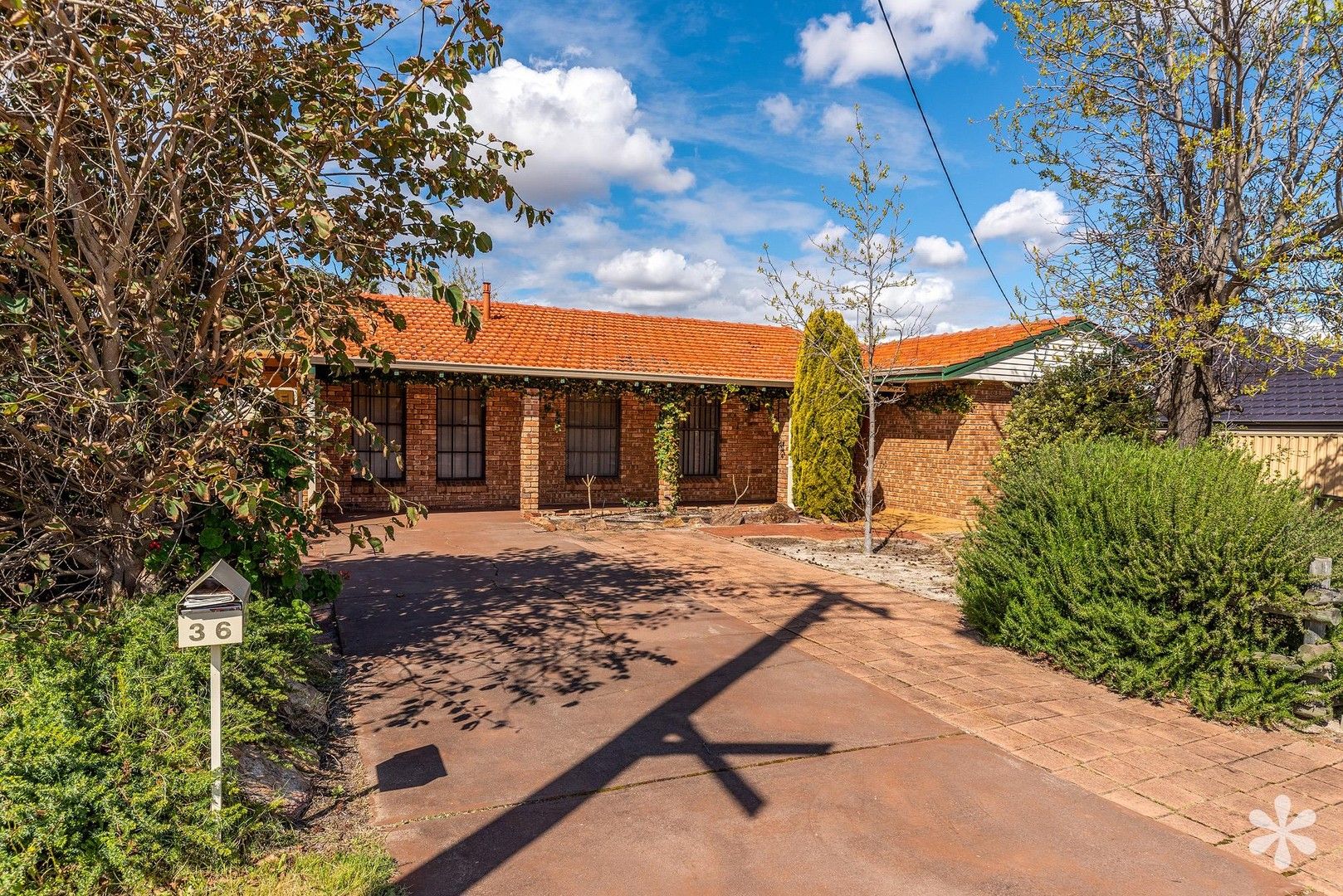 3 bedrooms House in 36 Darian Drive WILLETTON WA, 6155