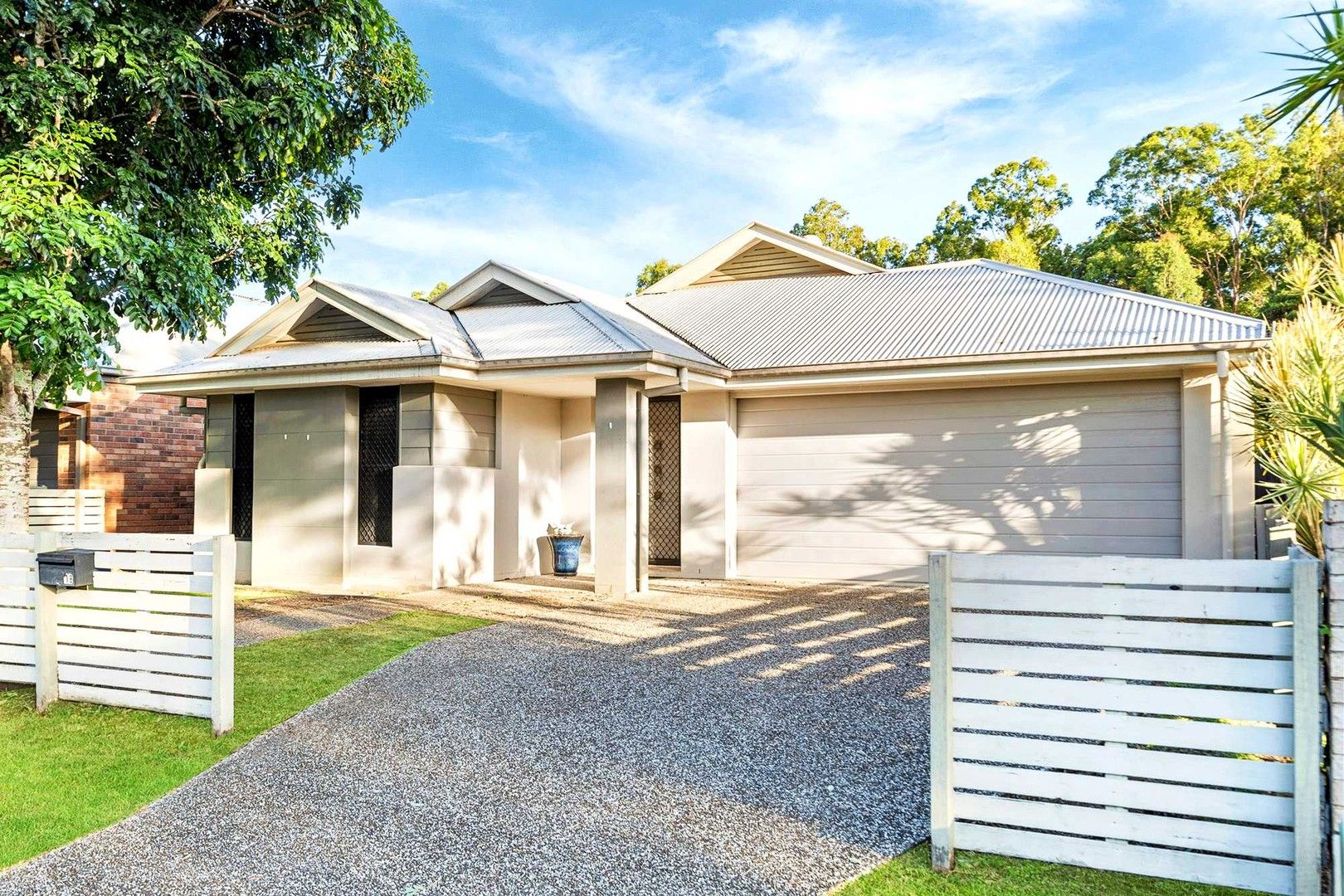4 bedrooms House in 18 Sanctuary Parkway WATERFORD QLD, 4133