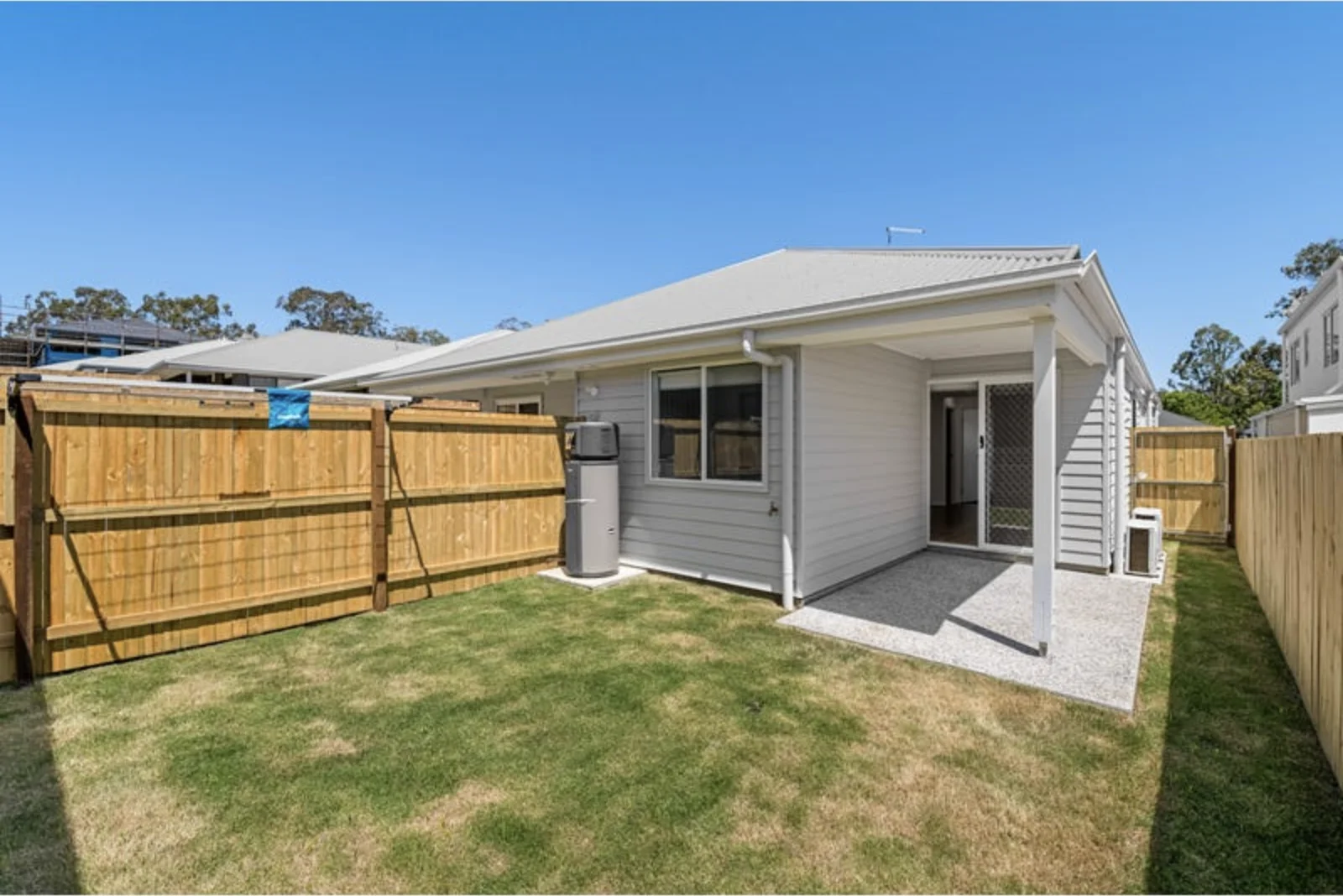 Additional image 16 of 10 Waterway Crescent, Hillcrest QLD 4118