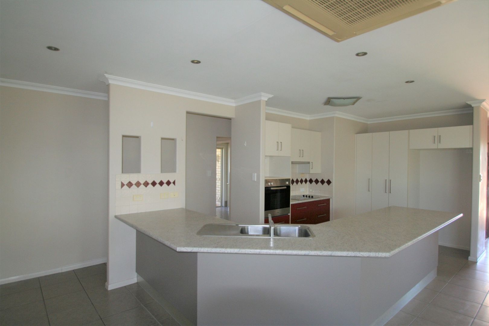 39 Mayfair Drive, Emerald QLD 4720 Domain