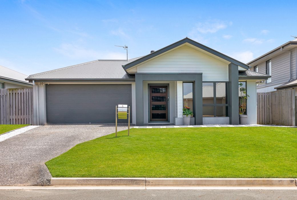 4 bedrooms House in 5 Stairway Street COOMERA QLD, 4209