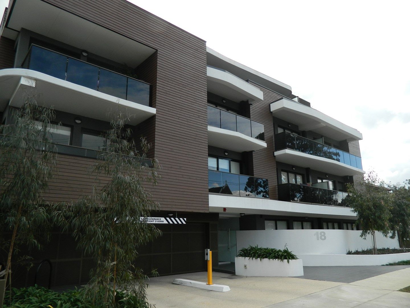 1 bedrooms Apartment / Unit / Flat in 204/18 Queen Street BLACKBURN VIC, 3130