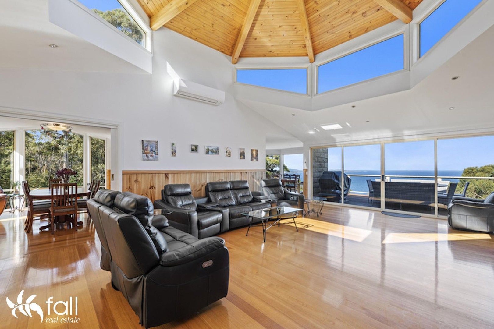 5 bedrooms House in 32 Sedgebrook Road BONNET HILL TAS, 7053