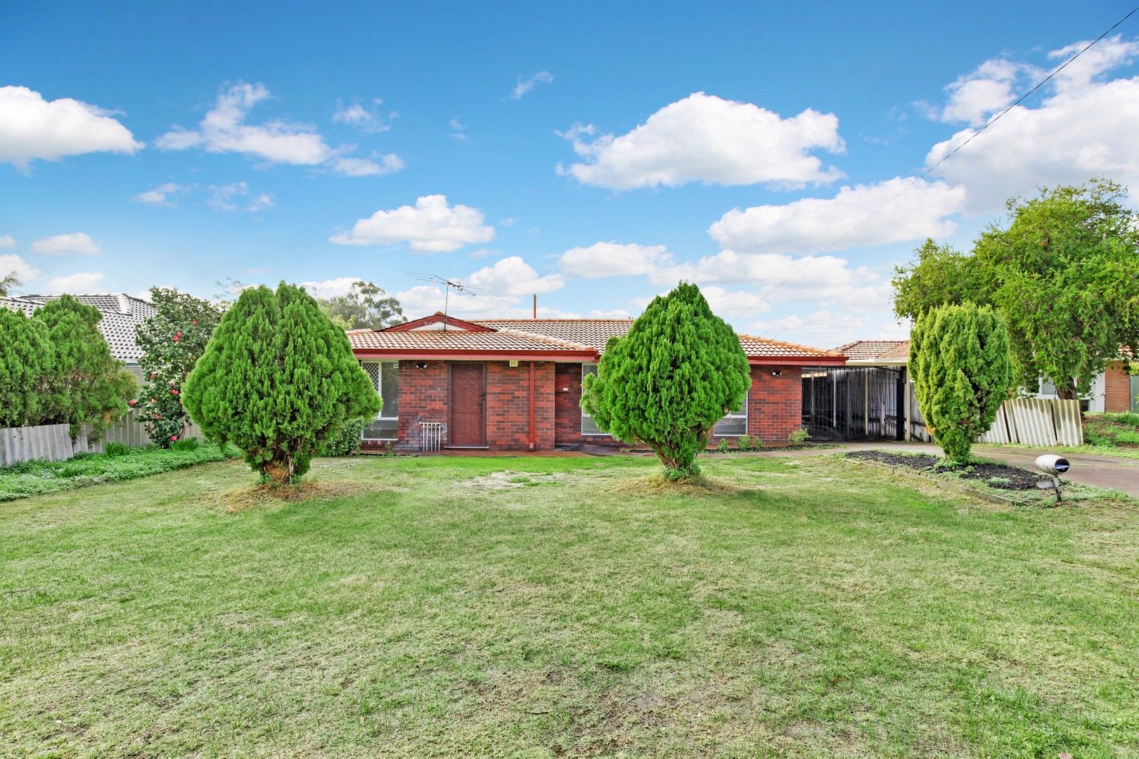 4 bedrooms House in 55 Curtis Way GIRRAWHEEN WA, 6064