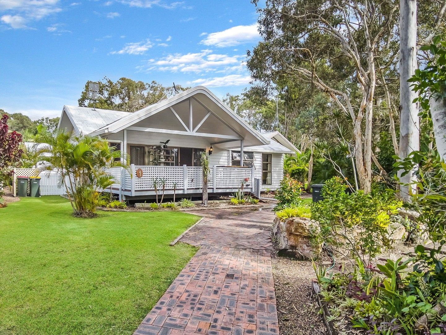 1/415-417 Boat Harbour Drive, Torquay QLD 4655, Image 0