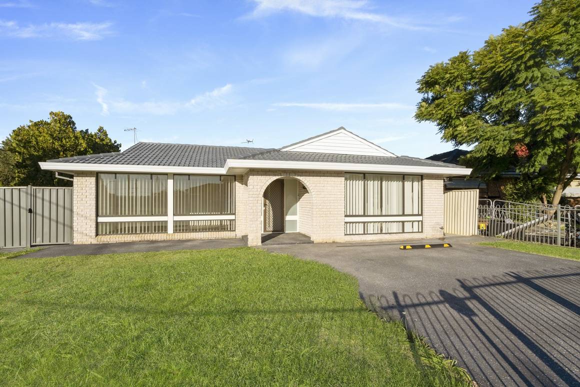 Picture of 8 Lady Penrhyn Close, LURNEA NSW 2170