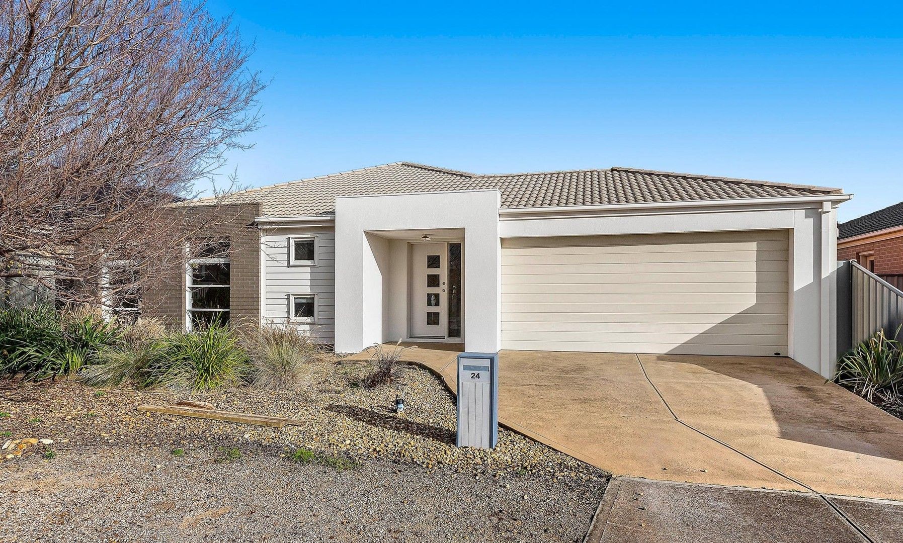 3 bedrooms House in 24 Maxwell Street POINT COOK VIC, 3030