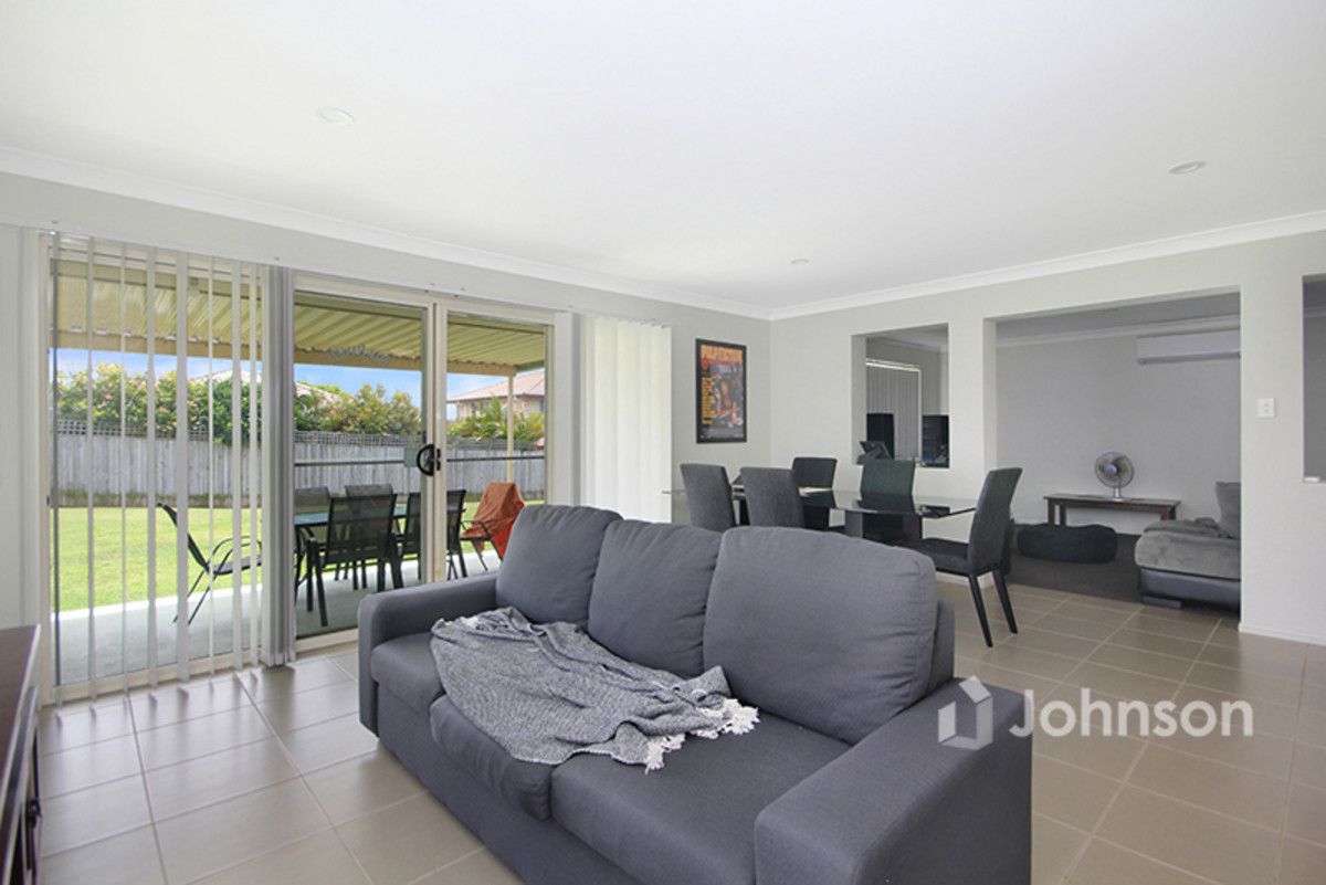 41 Charlton Place, Regents Park QLD 4118, Image 2