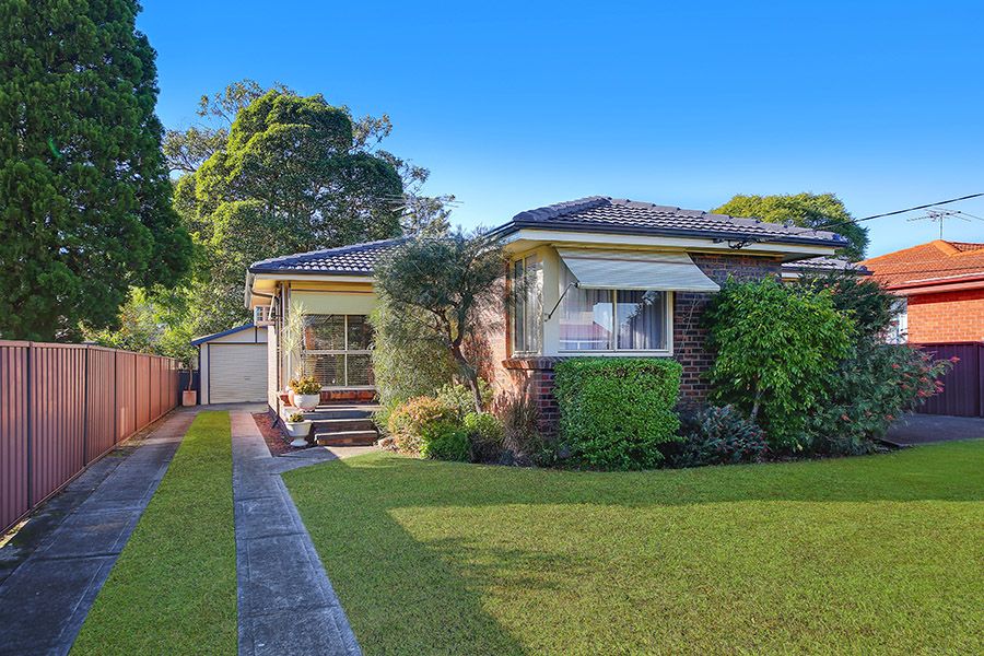 2 Greenmeadows Crescent, Toongabbie NSW 2146, Image 0