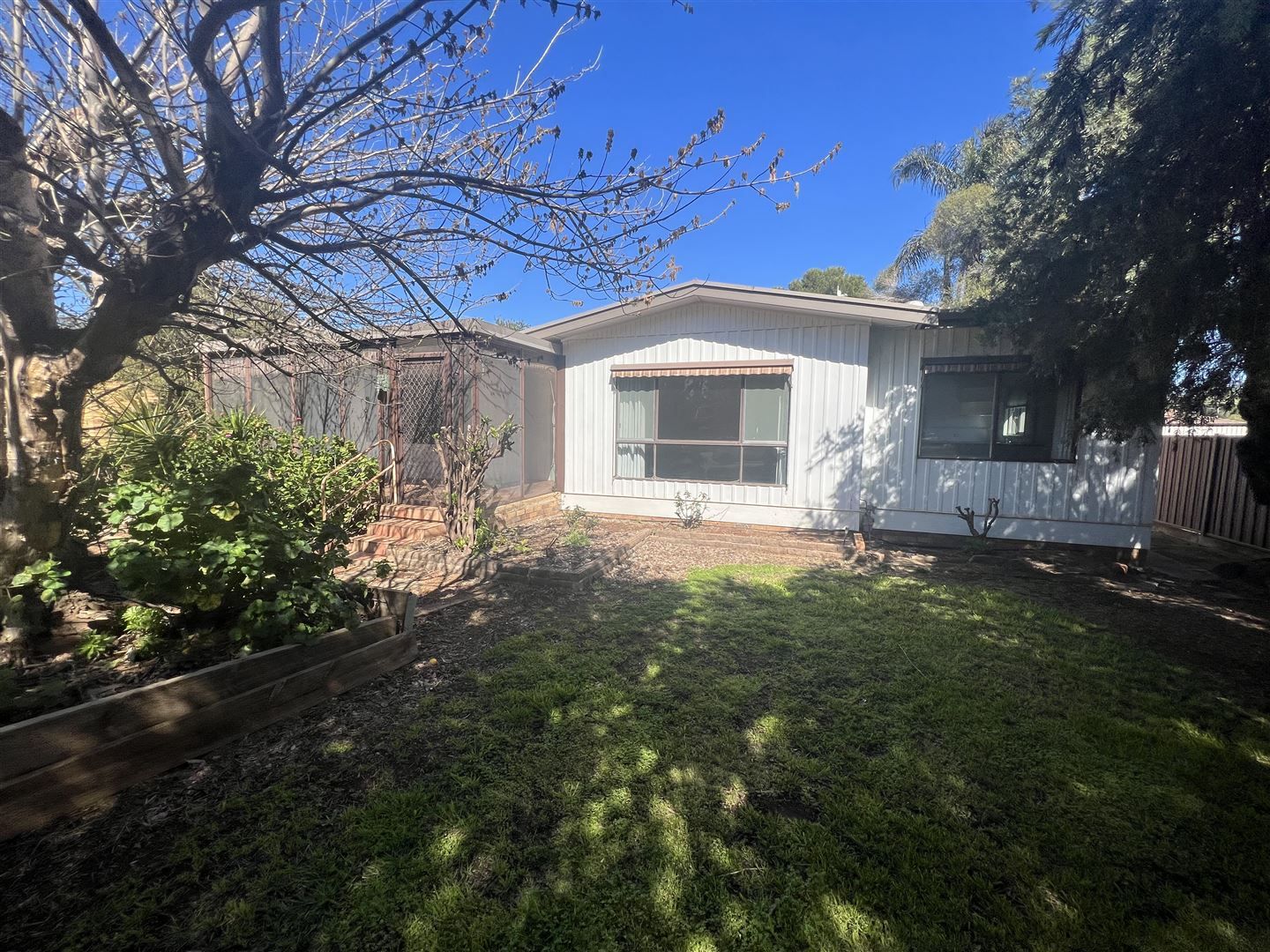 3 bedrooms House in 14 Henry Street YENDA NSW, 2681