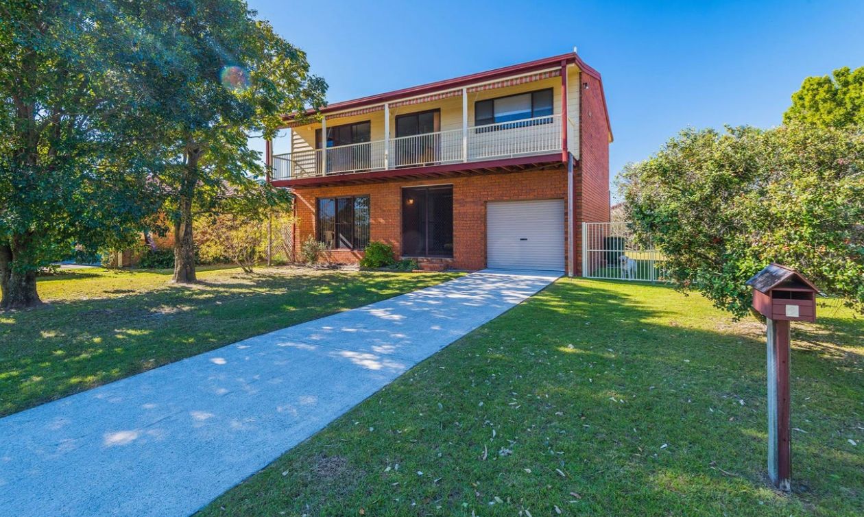 4 bedrooms House in 2 Willow Way YAMBA NSW, 2464
