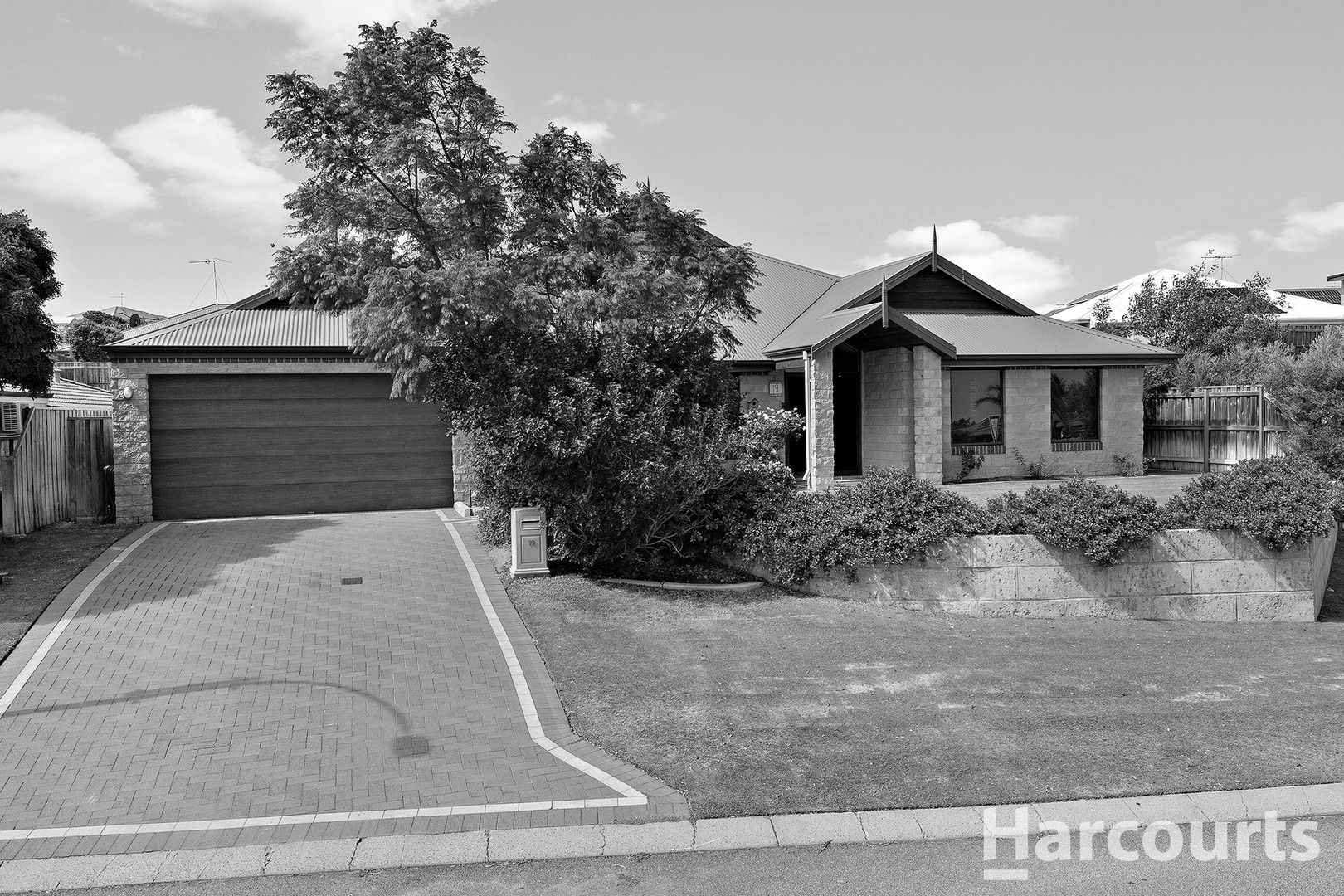 19 Seaforth Drive, Halls Head WA 6210, Image 0