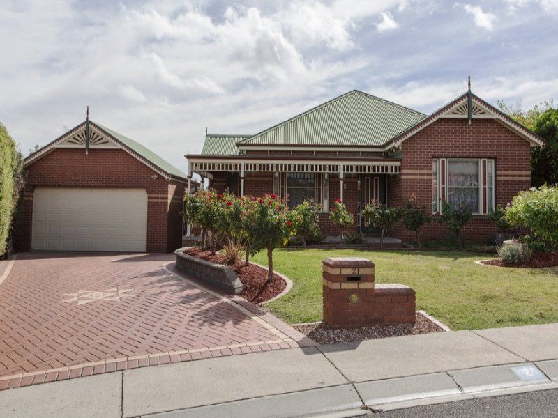 3 bedrooms House in 2 Tea-Tree court STRATHDALE VIC, 3550