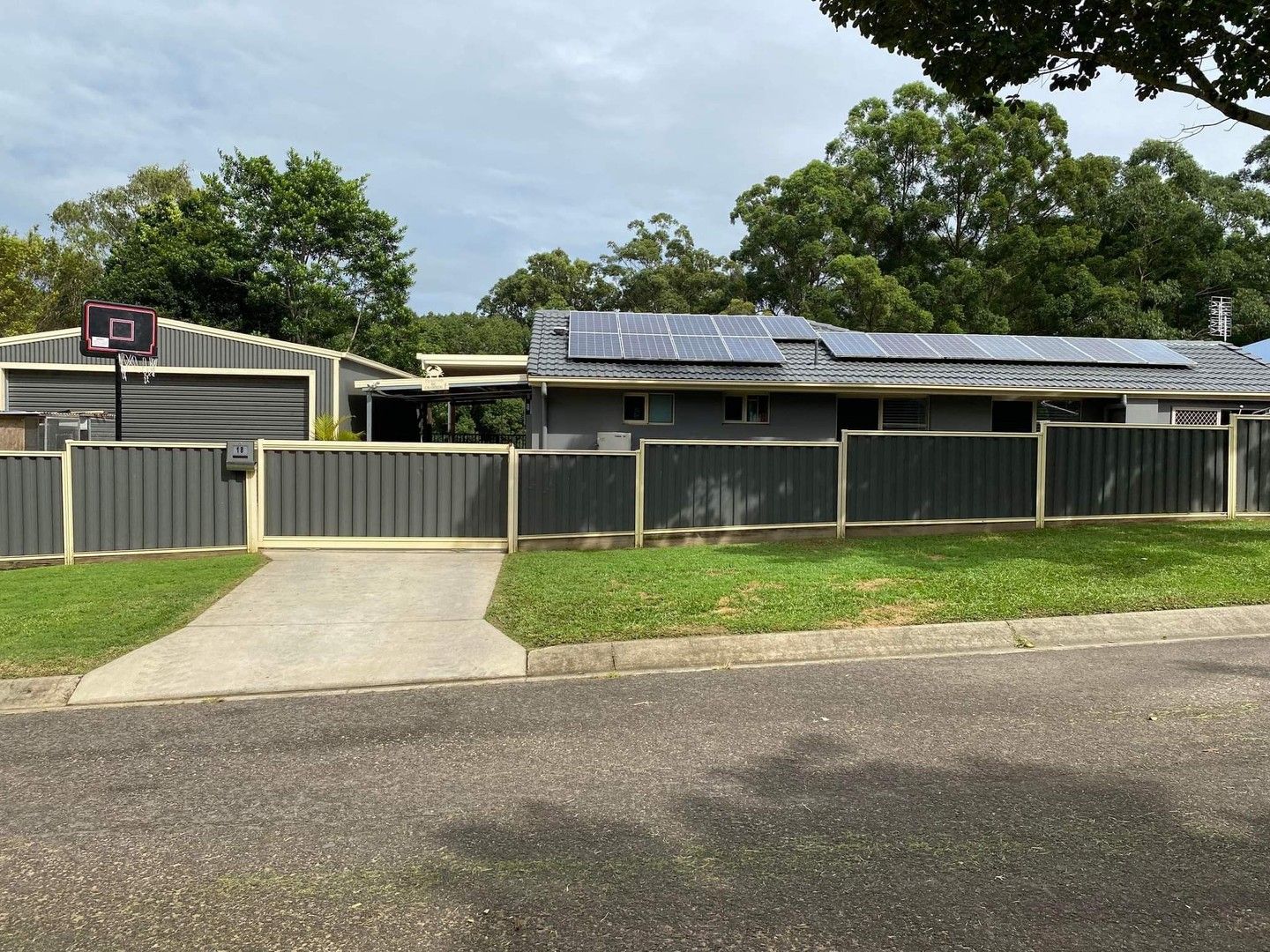 4 bedrooms House in 18 HOLYN CLOSE WOOMBYE QLD, 4559