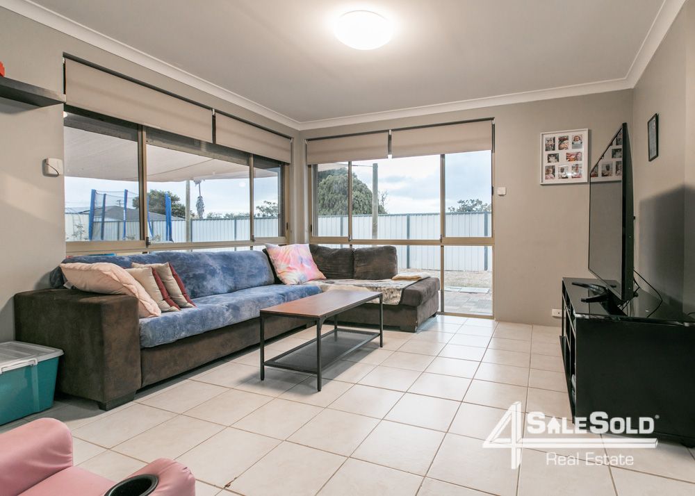 8 Giles Place, Mirrabooka WA 6061, Image 2