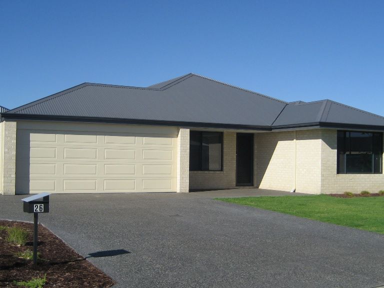 4 bedrooms House in 26 Apsley Circle MILLBRIDGE WA, 6232