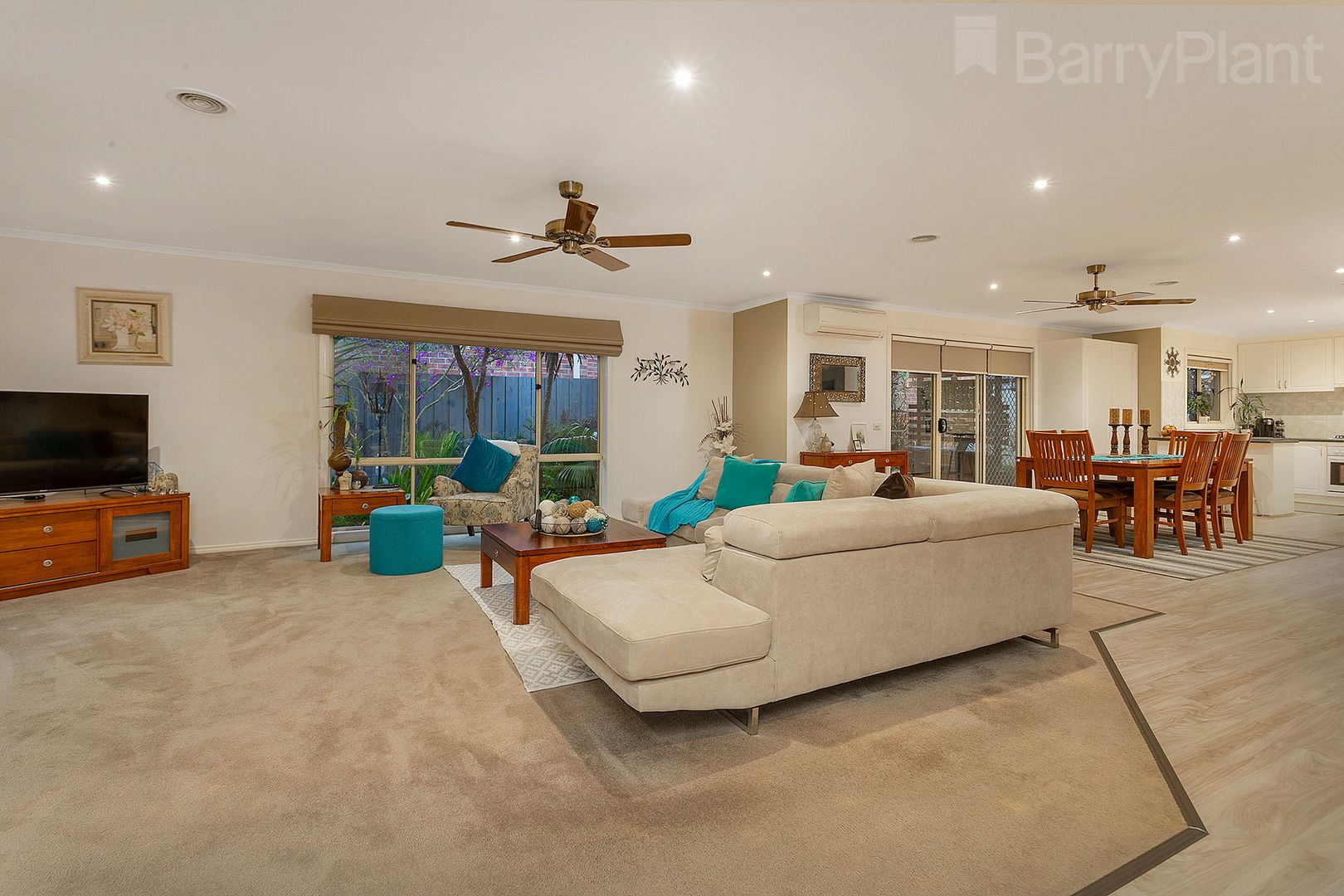 1/6 Dingle Court, Berwick VIC 3806, Image 2