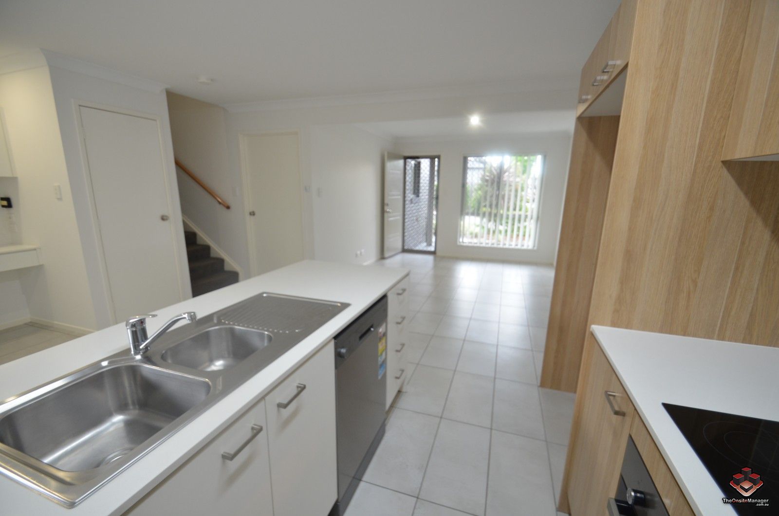 ID21128883/29 Claussen St, Browns Plains QLD 4118 Townhouse For Rent