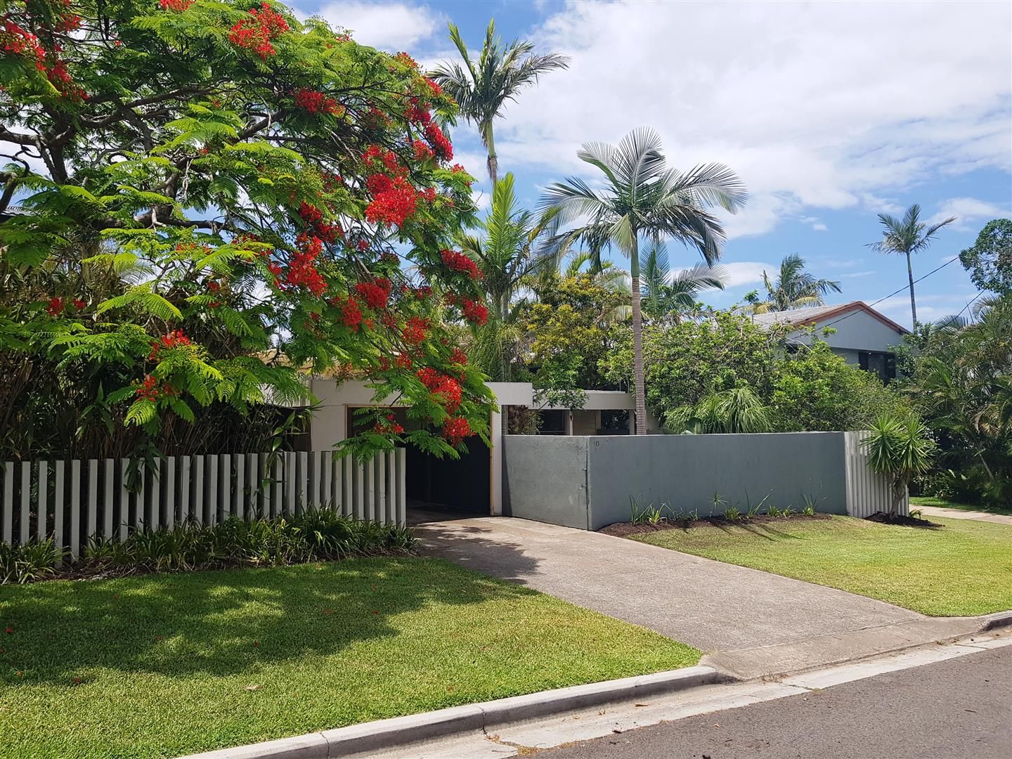 3 bedrooms House in 10 Weyba Street SUNSHINE BEACH QLD, 4567