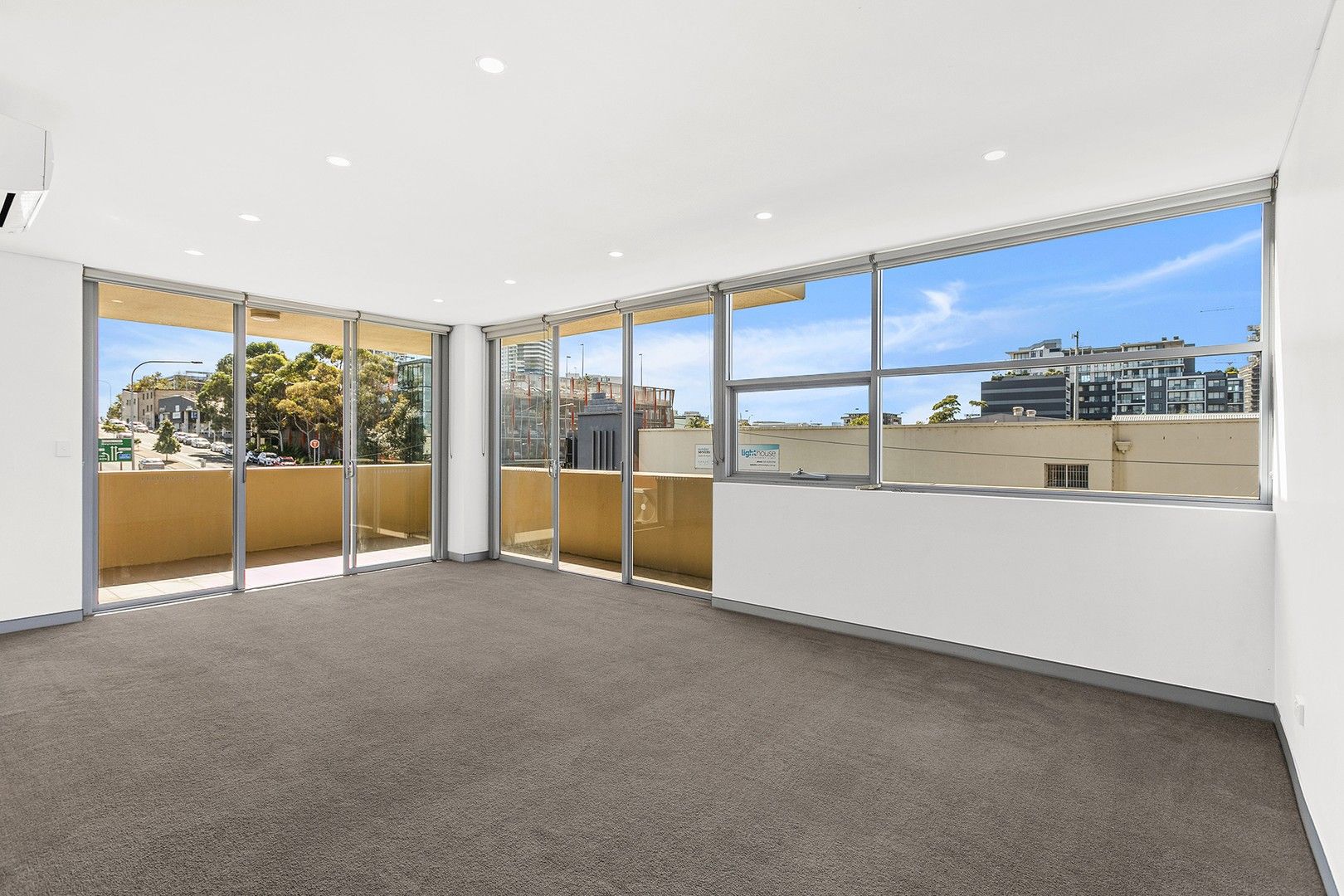 6/22 Gladstone Avenue, Wollongong NSW 2500 Apartment For Rent 620
