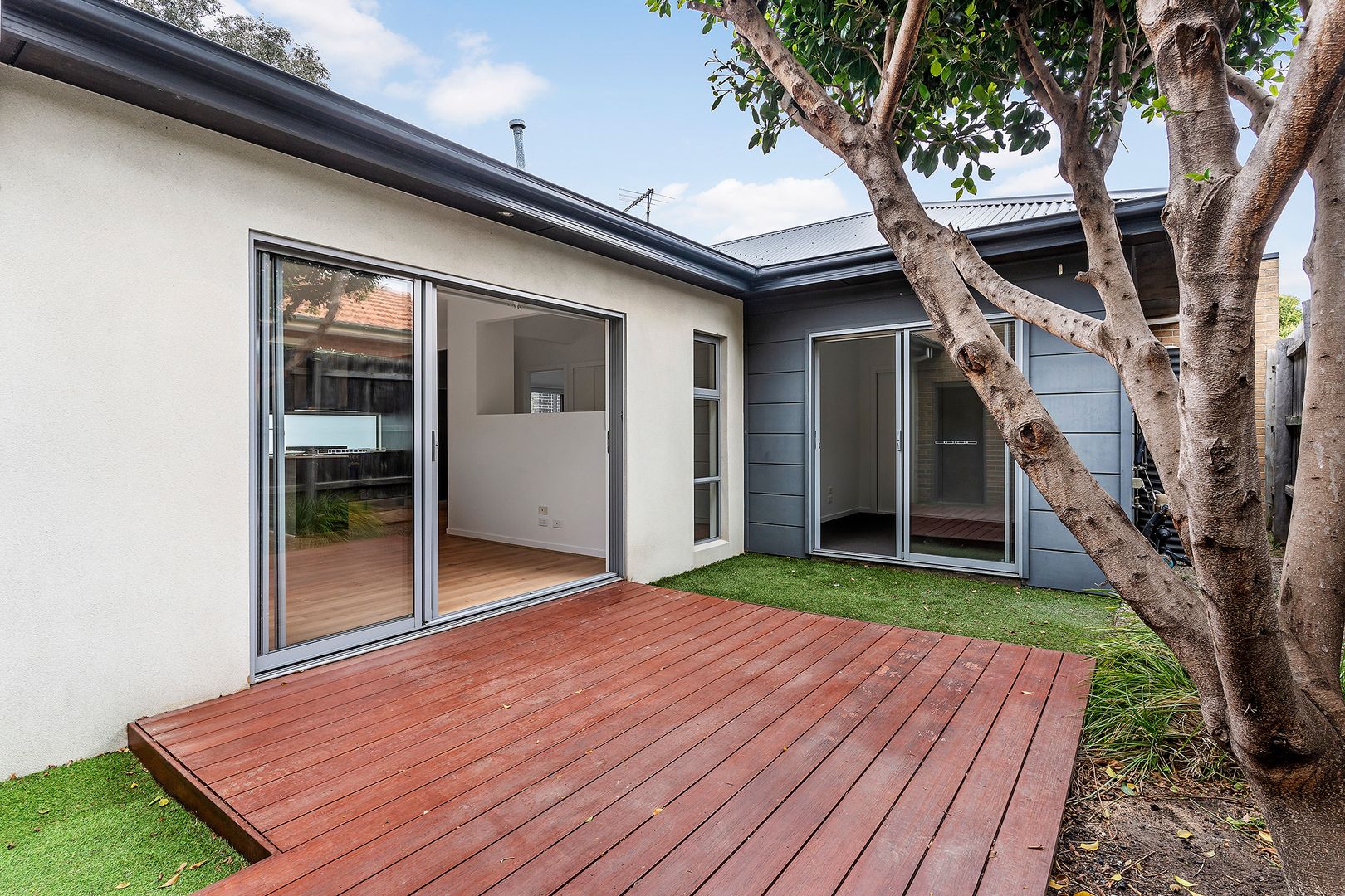 2/25 Eames Avenue, Brooklyn VIC 3012, Image 1