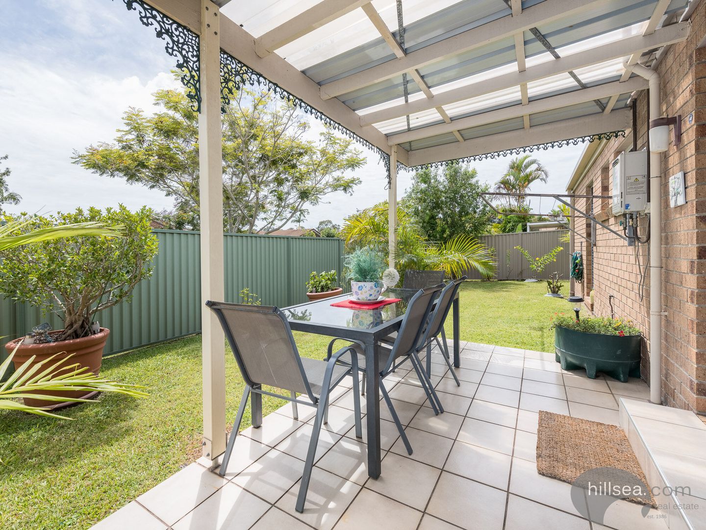 2/25 Brown Street, Labrador QLD 4215, Image 1