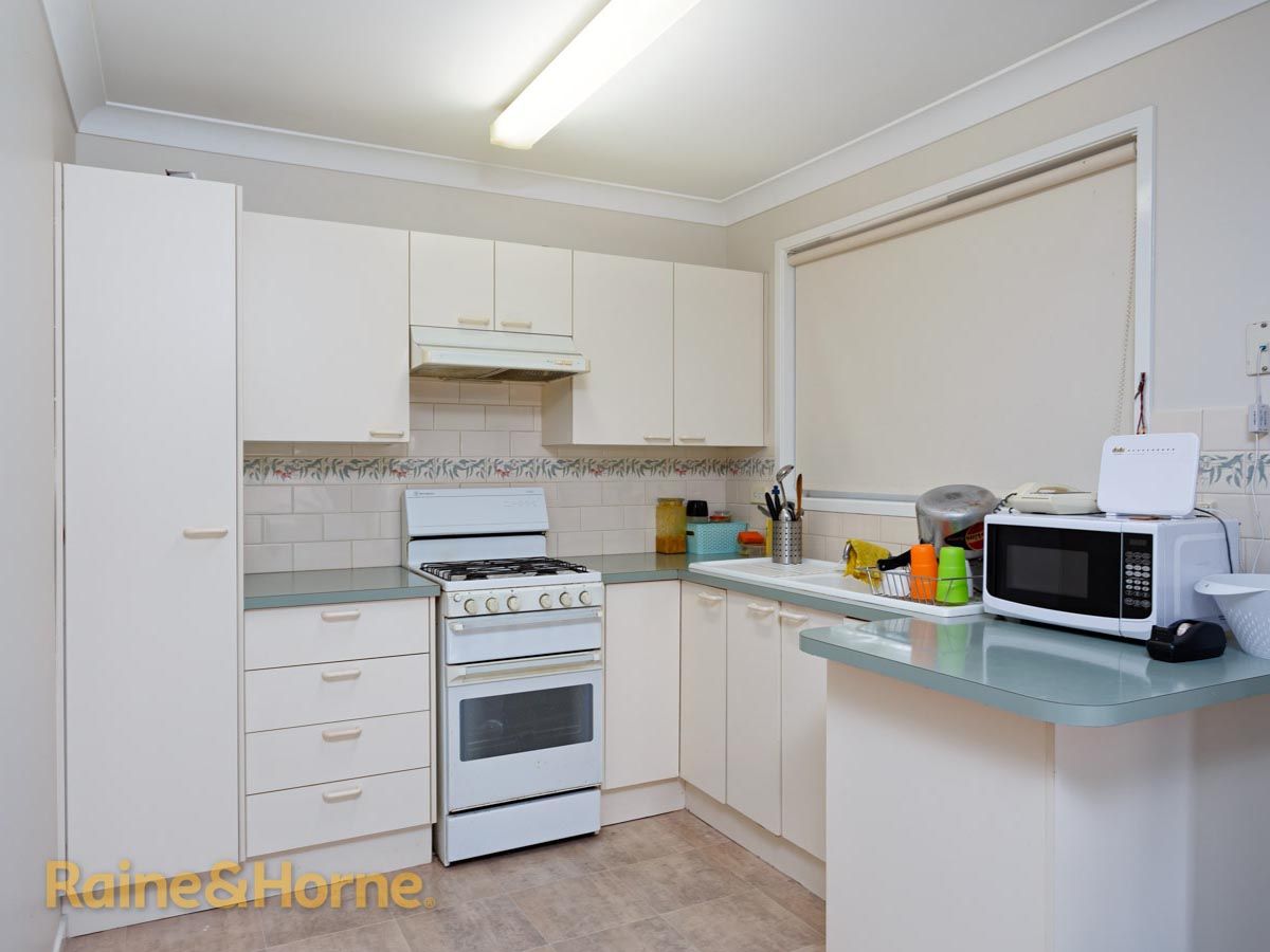 4 Canola Place, Estella NSW 2650, Image 1