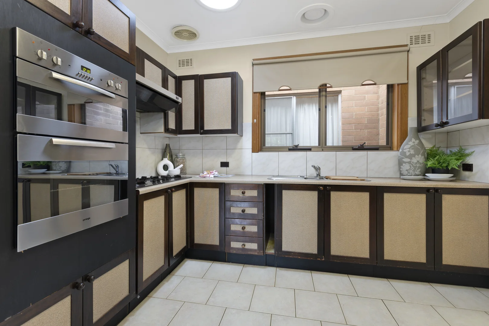 Additional image 7 of 2 Lawborough Avenue, Parkdale VIC 3195