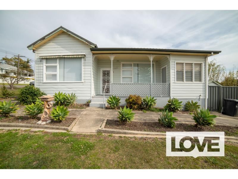 3 bedrooms House in 2 Nord Street SPEERS POINT NSW, 2284