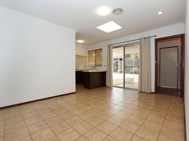 2/11 French Road, Melville WA 6156, Image 2