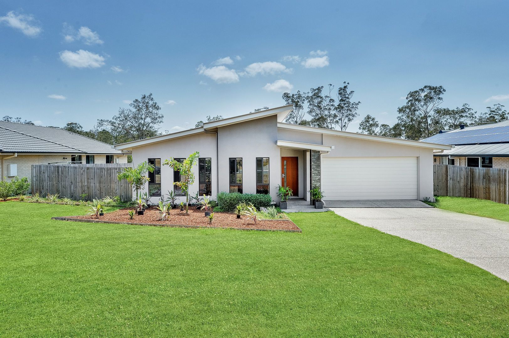 5 Canopy View Court, Flagstone QLD 4280