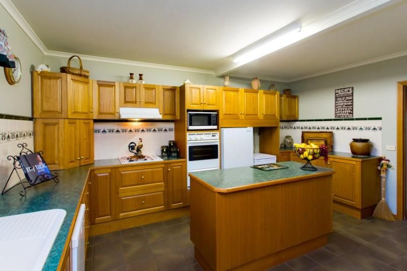 195 Lacys Road, CAMBRIAN HILL VIC 3352, Image 2