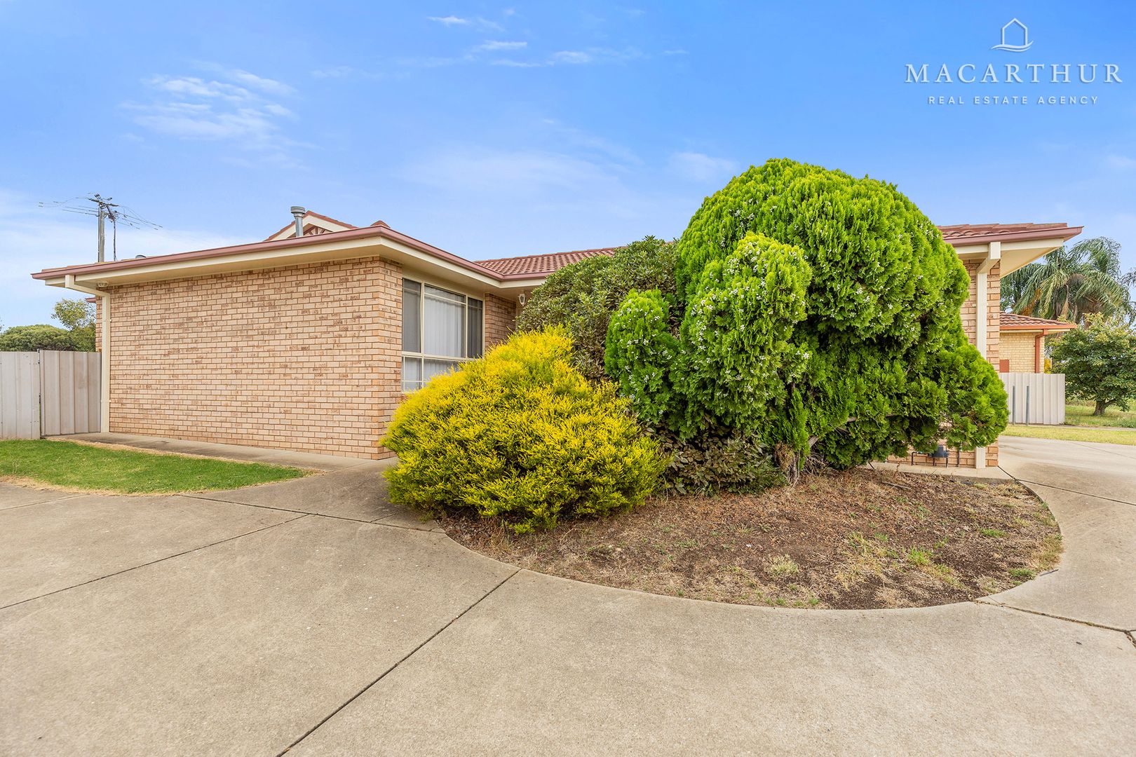 1/23 Kirrang Avenue, Glenfield Park NSW 2650, Image 1