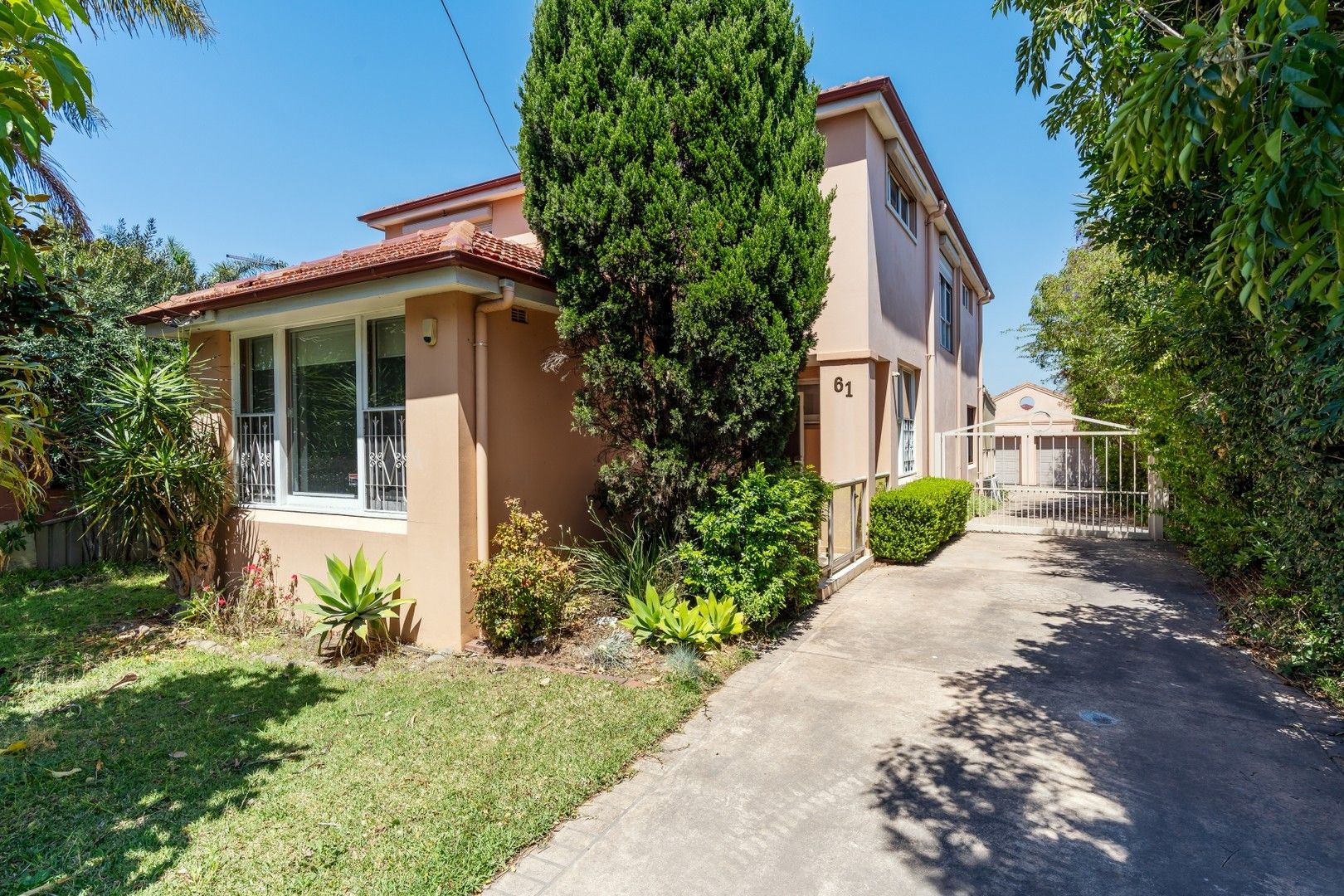 3 bedrooms House in 61 President Avenuie KOGARAH NSW, 2217