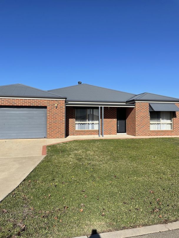 3 bedrooms House in 9 Rivertown Grove COBRAM VIC, 3644