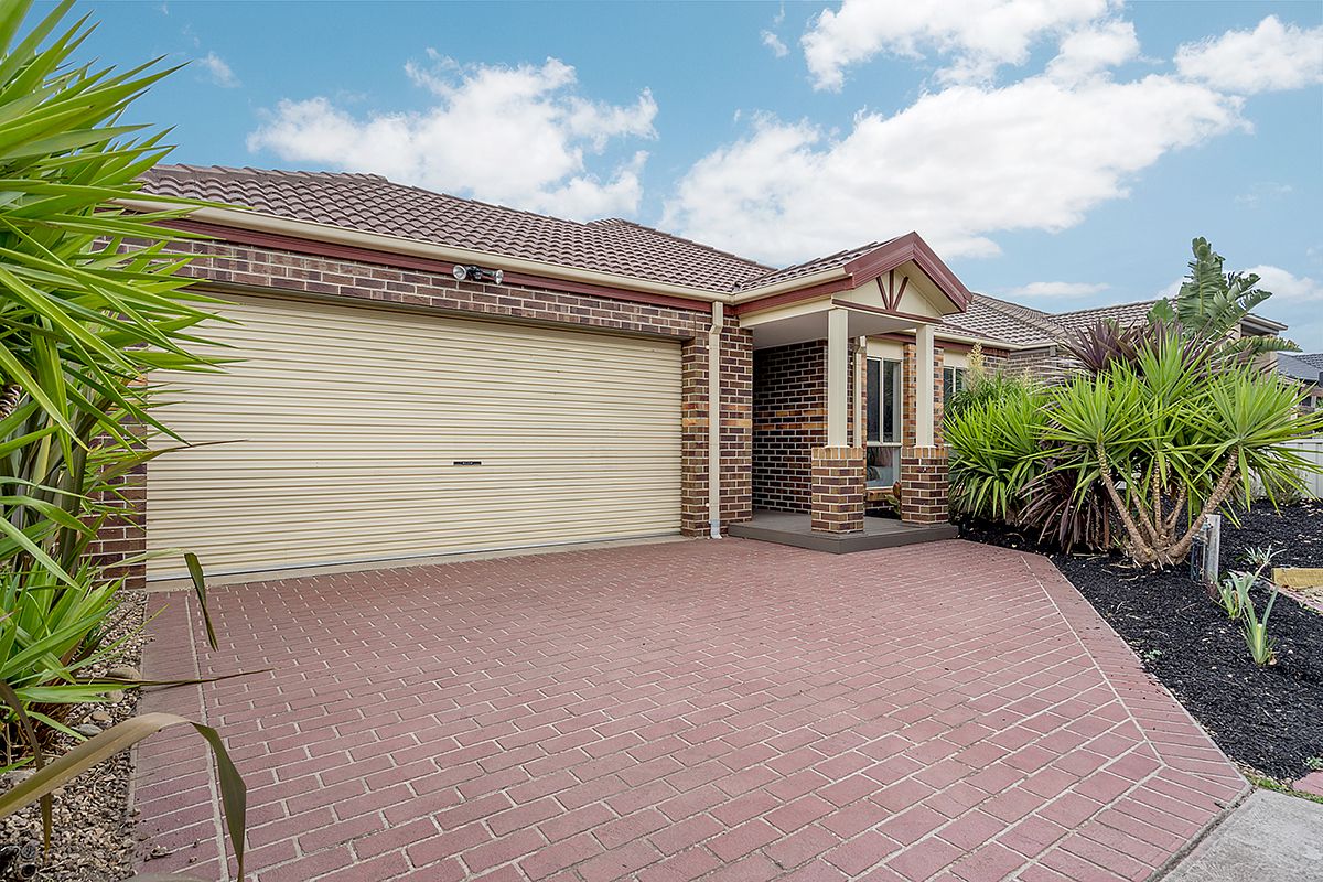 3 St Ives Place, Craigieburn VIC 3064, Image 1