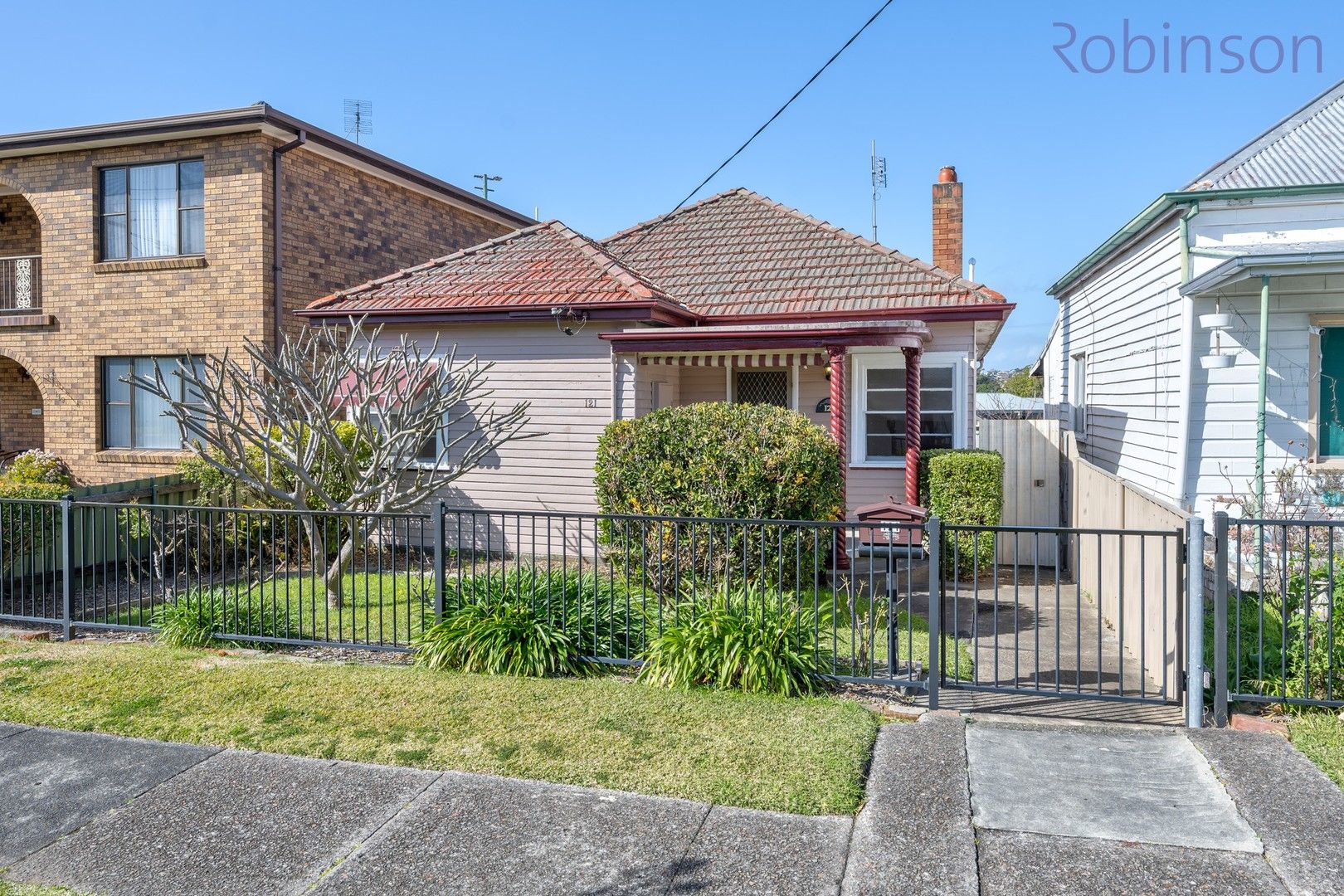 2 bedrooms House in 121 Gosford Road ADAMSTOWN NSW, 2289