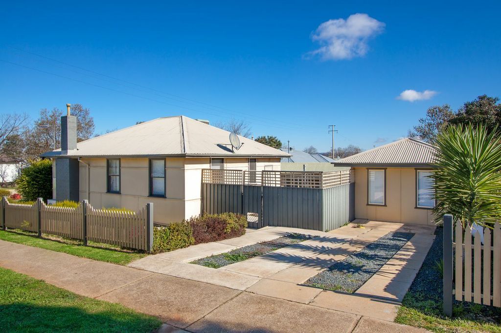 104 Mitchelmore Street, MOUNT AUSTIN NSW 2650, Image 0