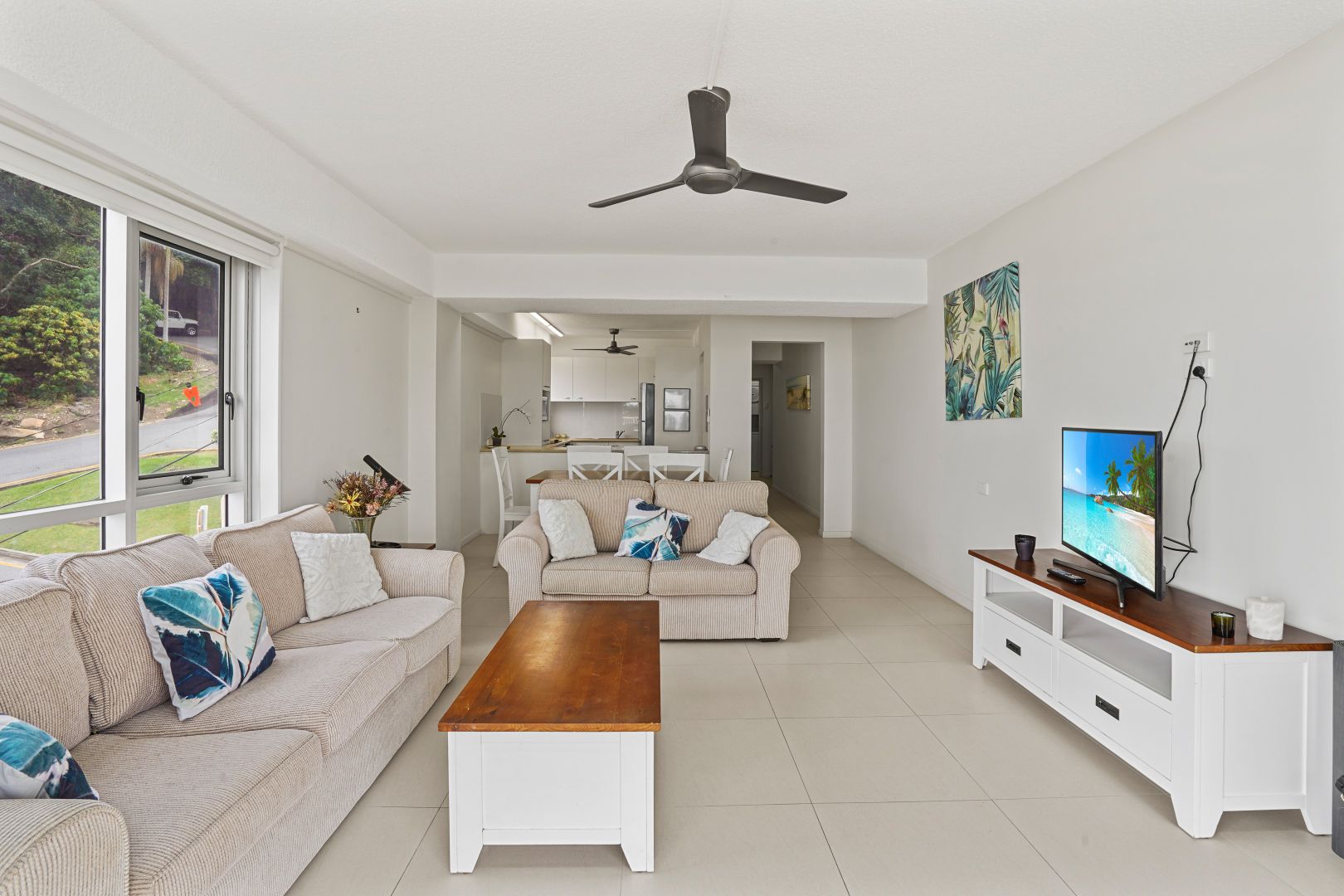 9/2 Goodwin Terrace, Burleigh Heads QLD 4220, Image 2