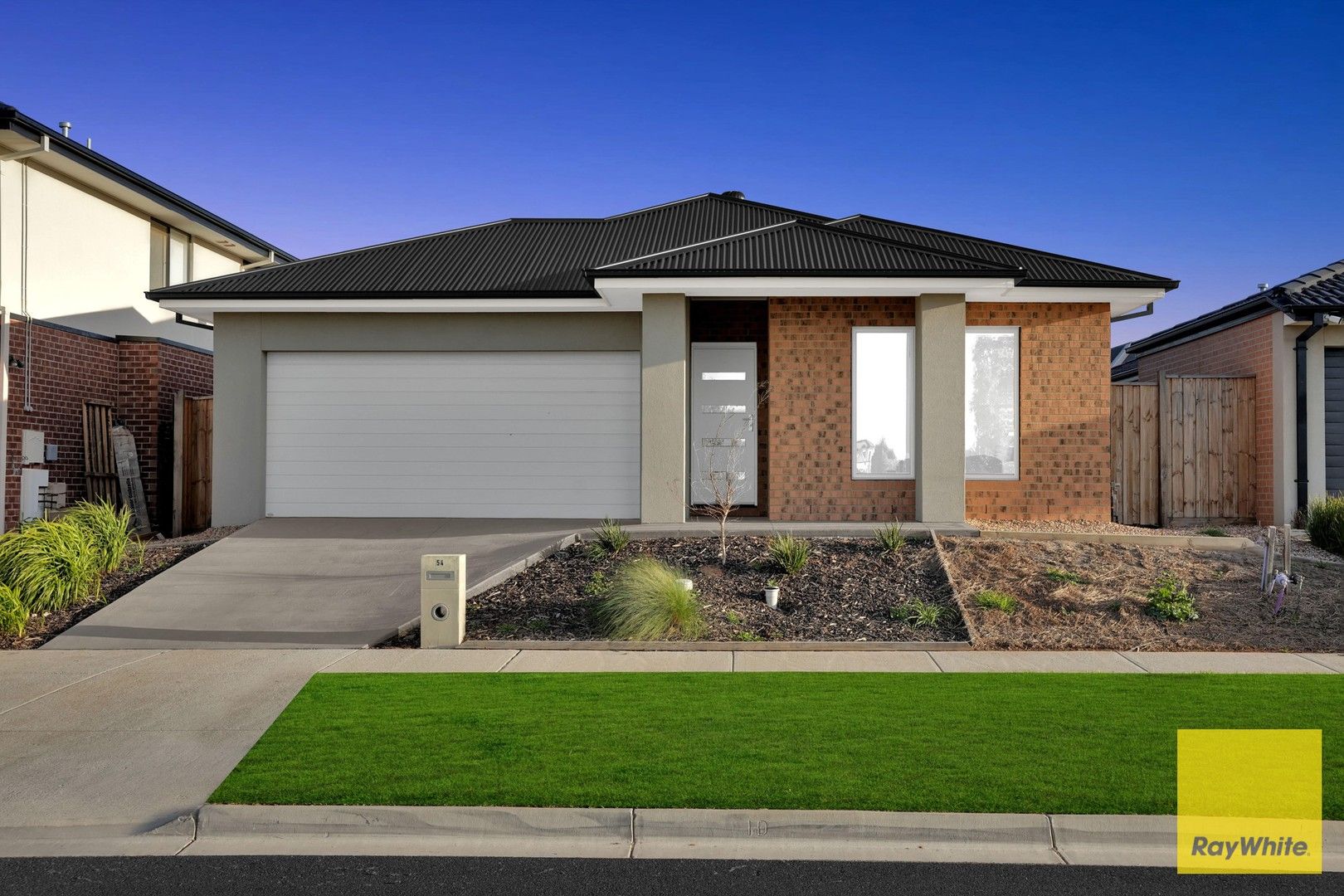 5 bedrooms House in 54 Cassinia Circuit TARNEIT VIC, 3029