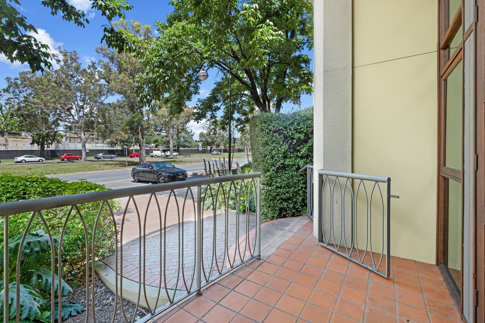 10/18 Captain Cook Crescent, Griffith ACT 2603, Image 2