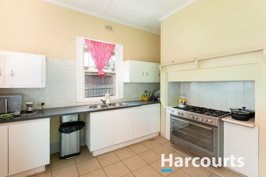 10 Henty Street, Dandenong VIC 3175, Image 2