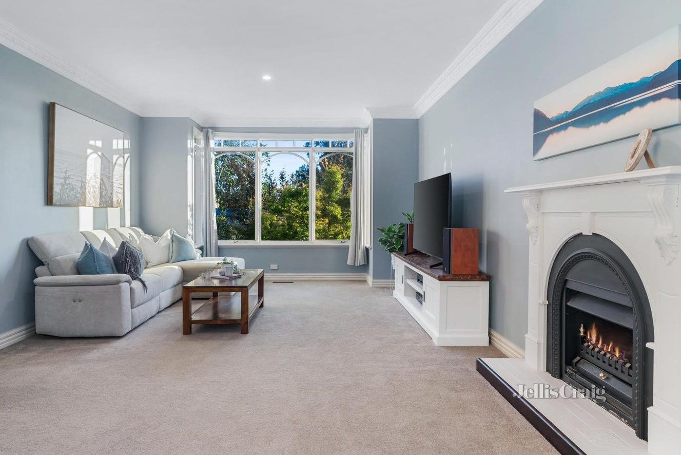 10 Champagne Rise, Chirnside Park VIC 3116 House For Rent 1,000