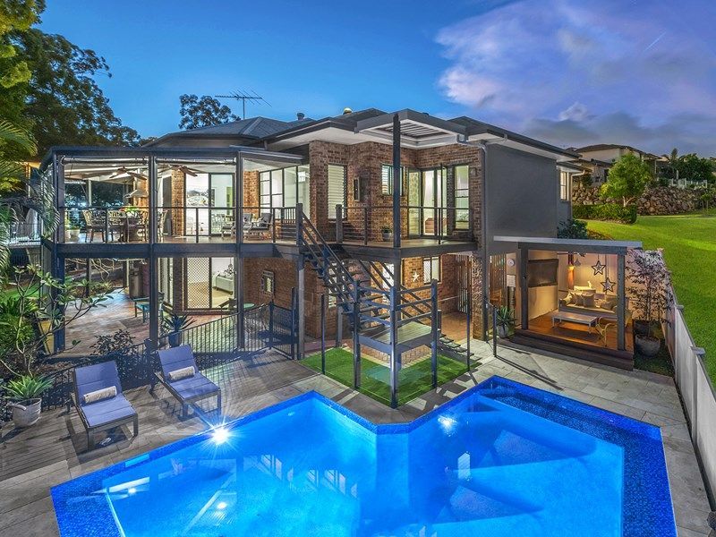 5 bedrooms House in 35 Ironbark Place BRIDGEMAN DOWNS QLD, 4035