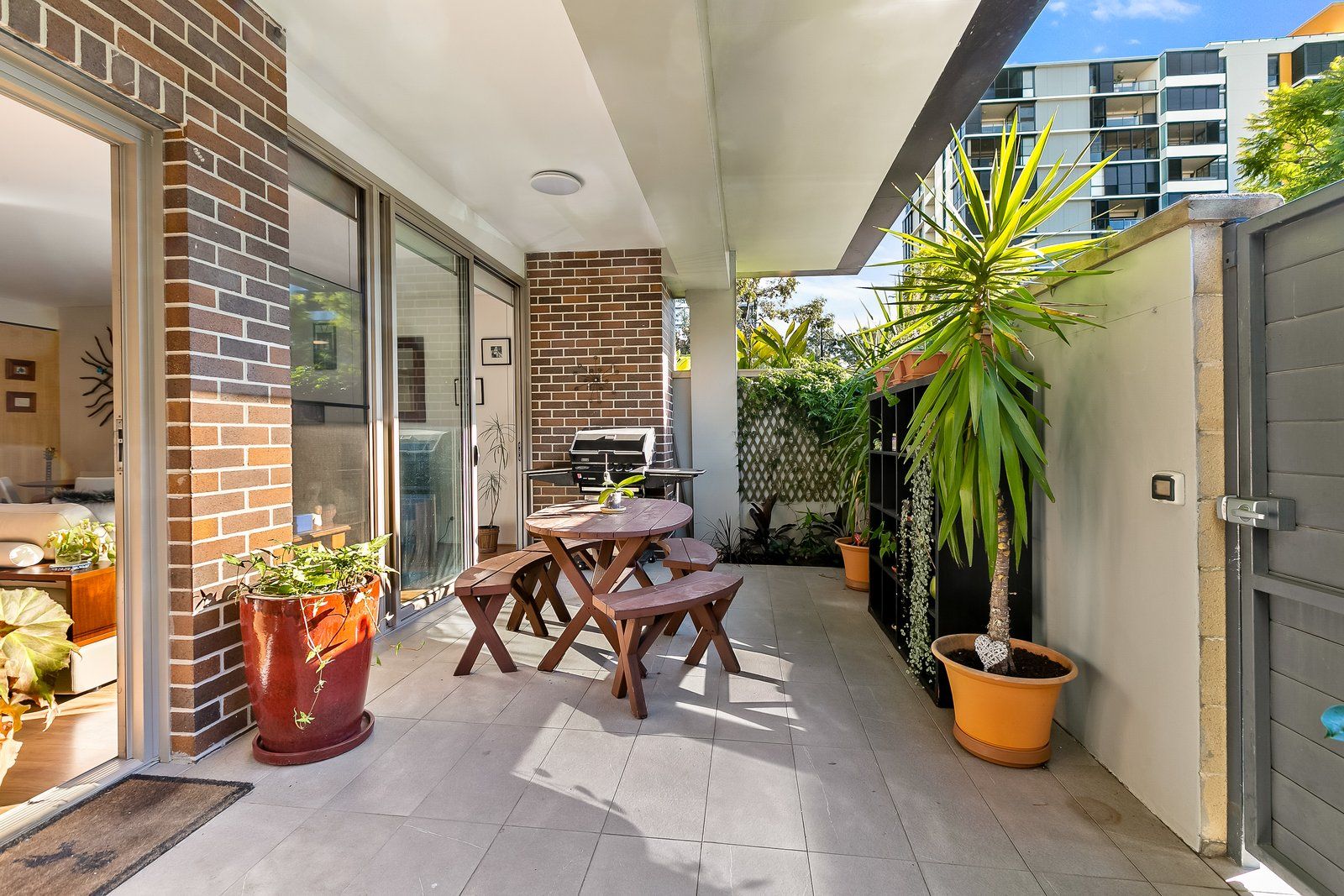 1 bedrooms Apartment / Unit / Flat in 2101/4 Sterling Circuit CAMPERDOWN NSW, 2050
