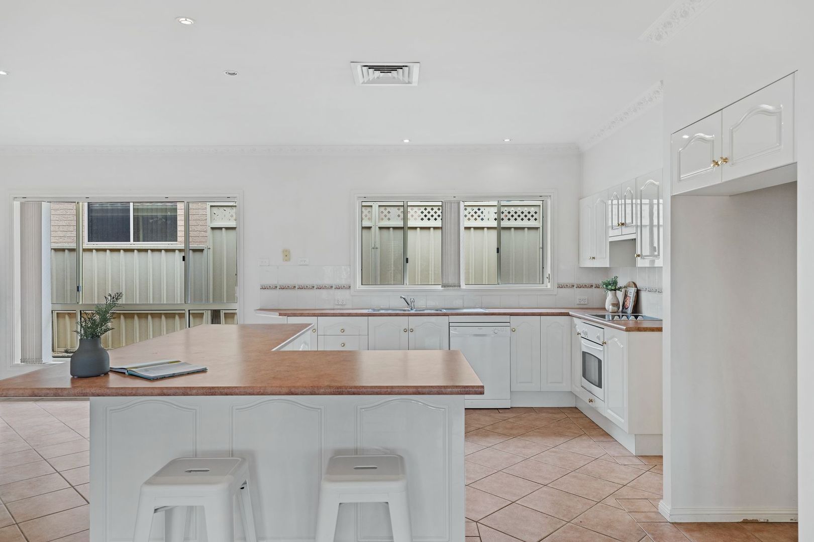 14 Nursery Grove, Mount Hutton NSW 2290, Image 2