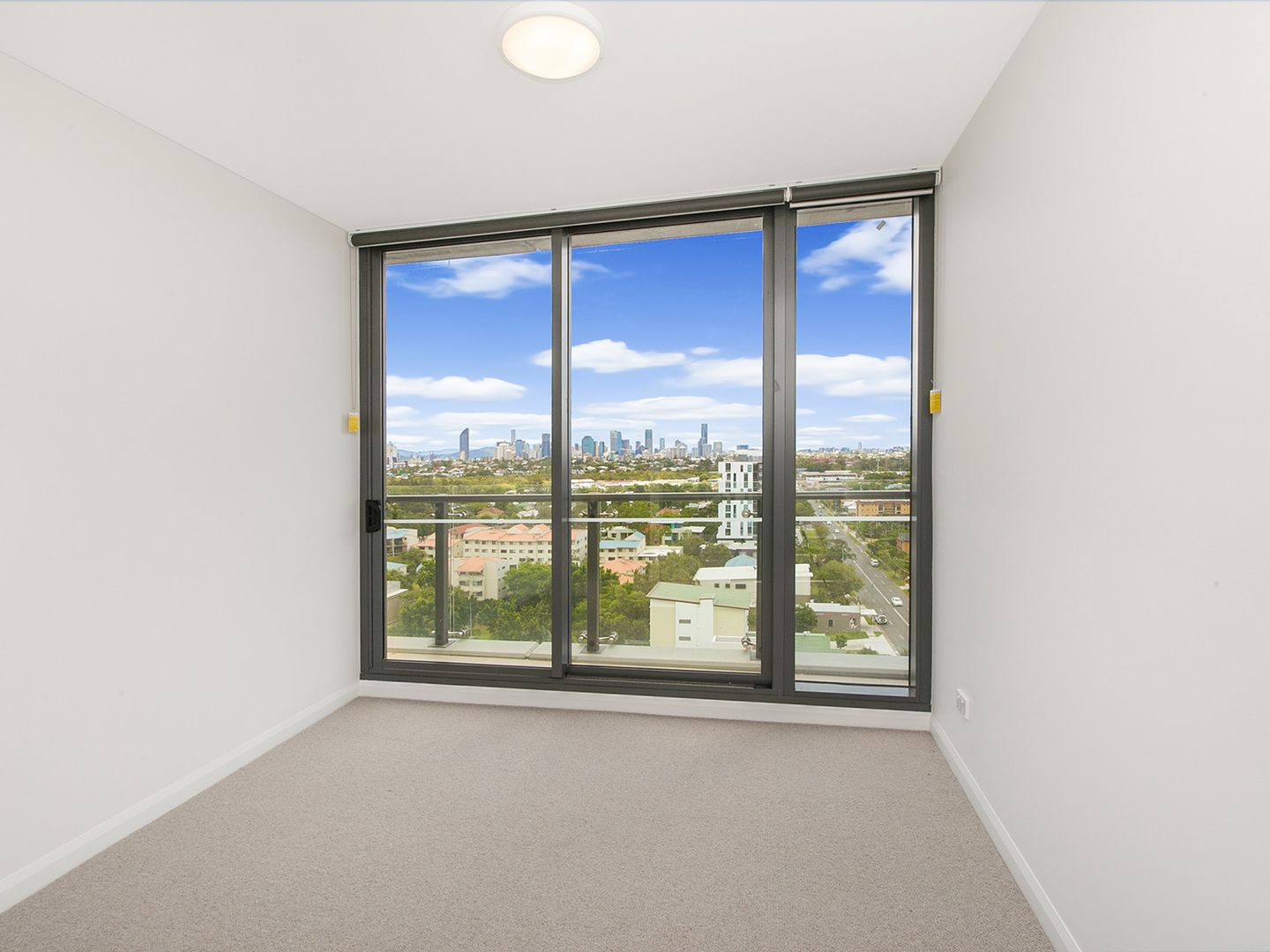 31202/300 Old Cleveland Road, Coorparoo QLD 4151, Image 2